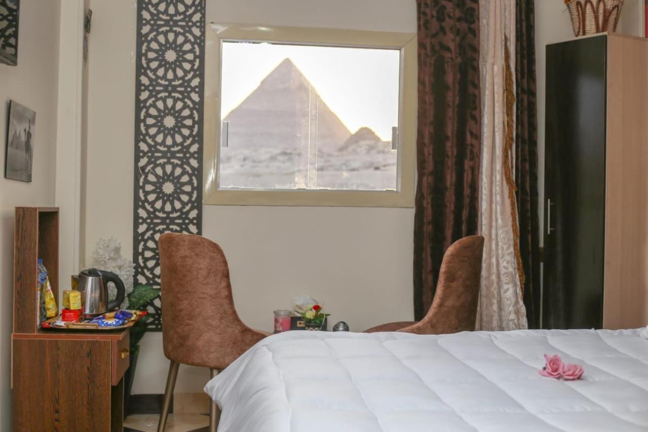 Pyramids Show Hotel Kafret el-Gabal Zewnętrze zdjęcie