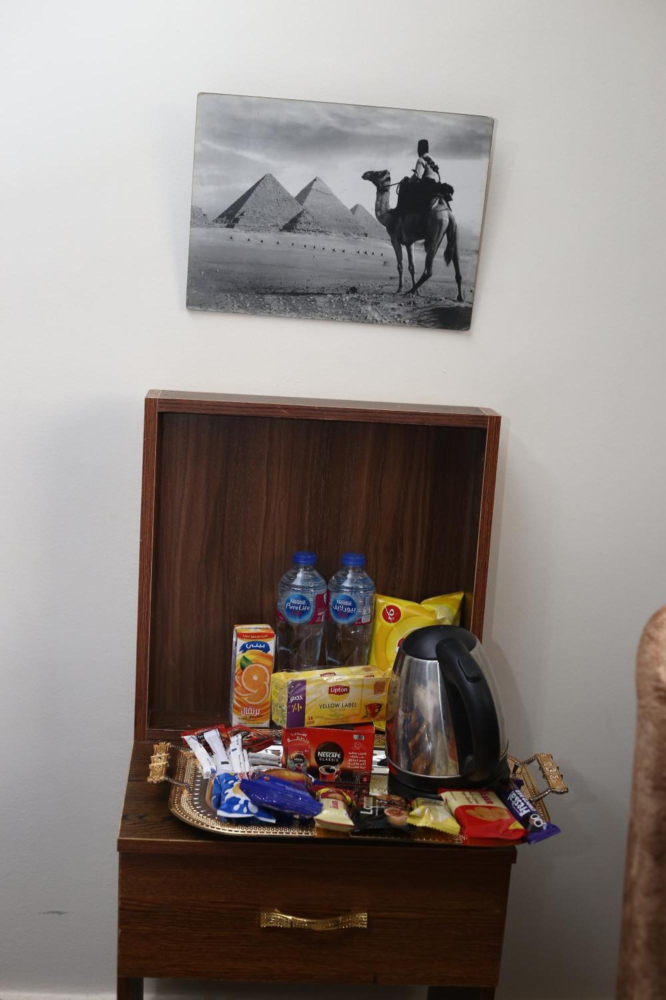 Pyramids Show Hotel Kafret el-Gabal Zewnętrze zdjęcie