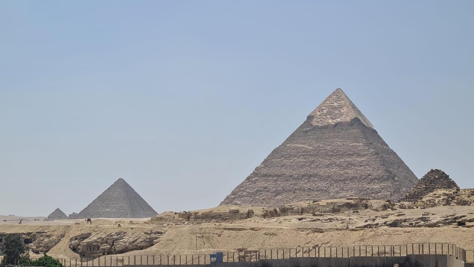 Pyramids Show Hotel Kafret el-Gabal Zewnętrze zdjęcie