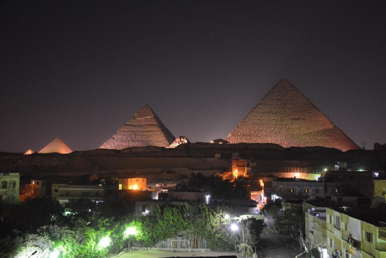 Pyramids Show Hotel Kafret el-Gabal Zewnętrze zdjęcie