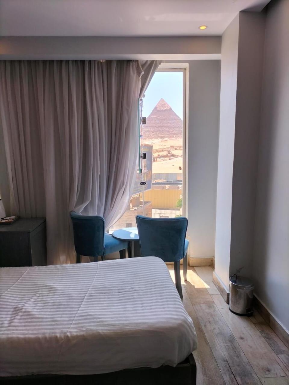 Pyramids Show Hotel Kafret el-Gabal Zewnętrze zdjęcie