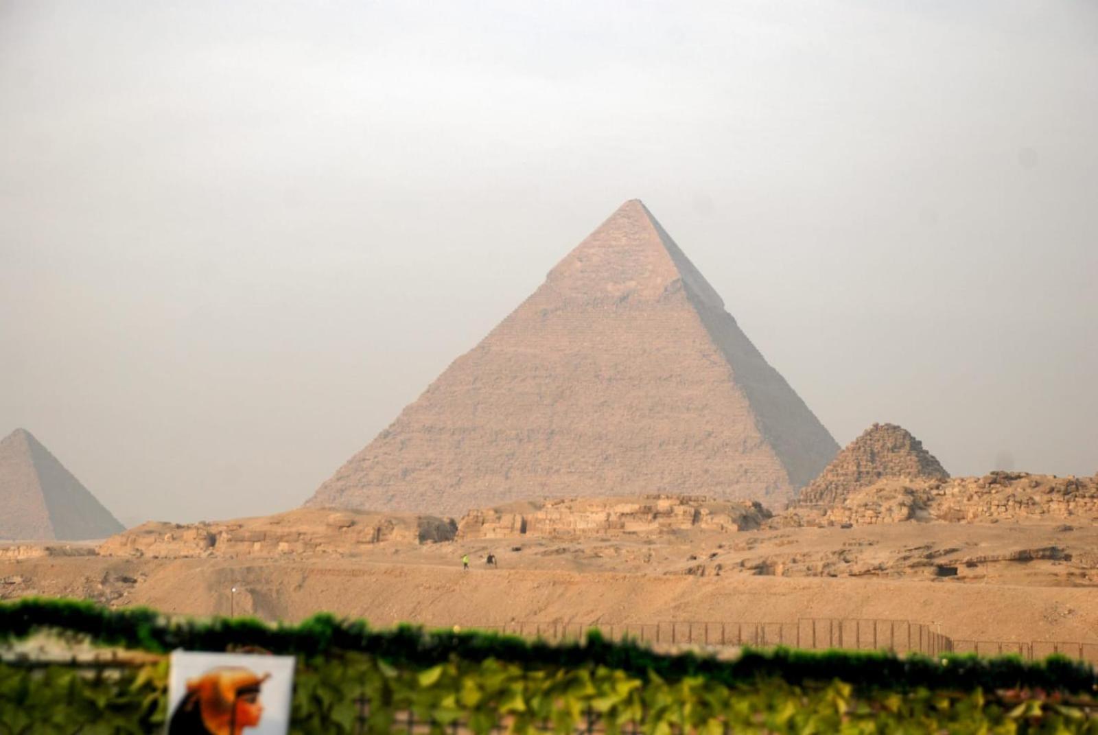 Pyramids Show Hotel Kafret el-Gabal Zewnętrze zdjęcie