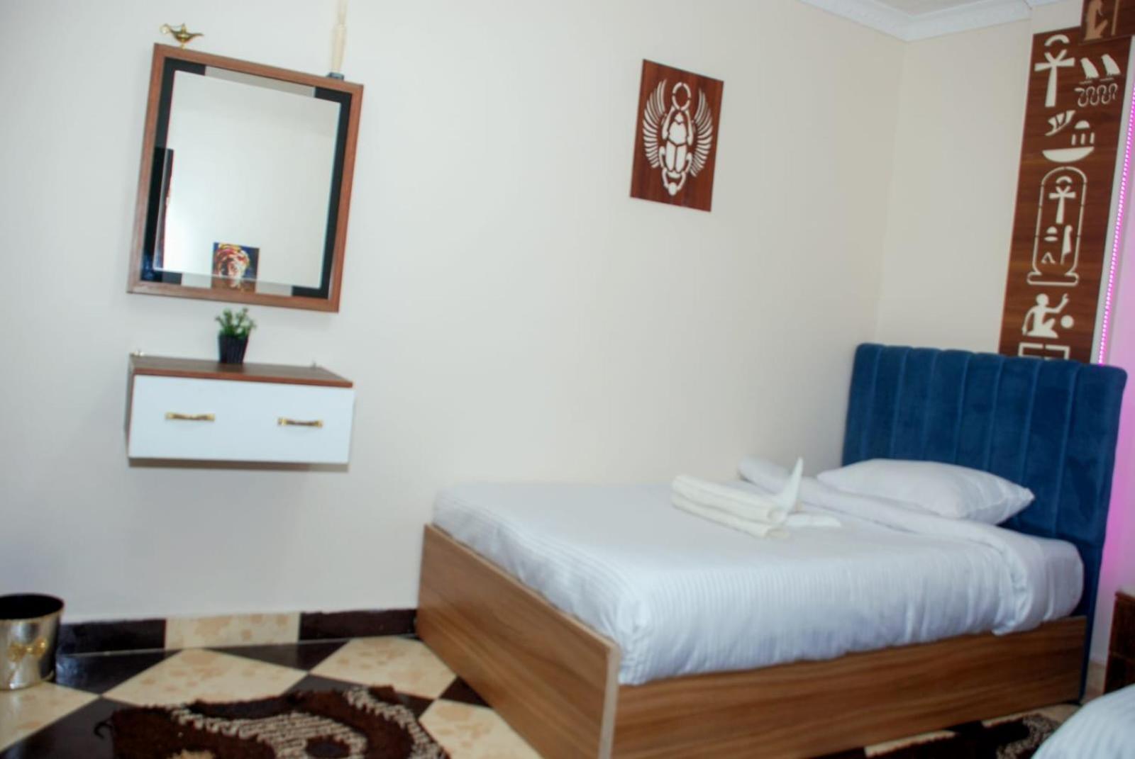Pyramids Show Hotel Kafret el-Gabal Zewnętrze zdjęcie